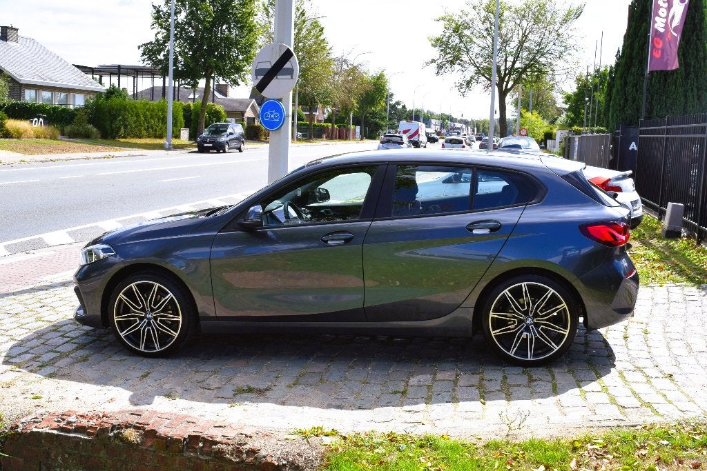 BMW 116d/1st Owner/HISTORY/GARANTIE, Auto's, Voorwielaandrijving, Bedrijf, https://public.car-pass.be/vhr/c03f4131-389e-4115-be97-c3d81818d033