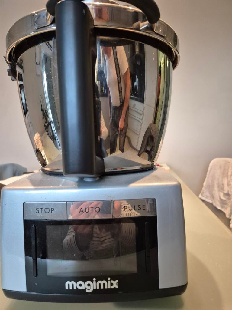Keukenrobot Magimix met toebehoren, Elektronische apparatuur, Keukenmixers, Ophalen, Zo goed als nieuw