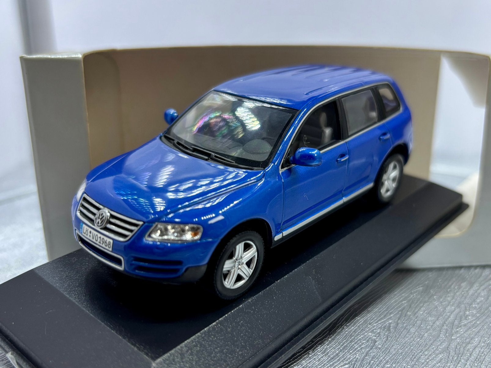 1:43 volkswagen touareg, Hobby en Vrije tijd, Ophalen of Verzenden, Zo goed als nieuw, MiniChamps