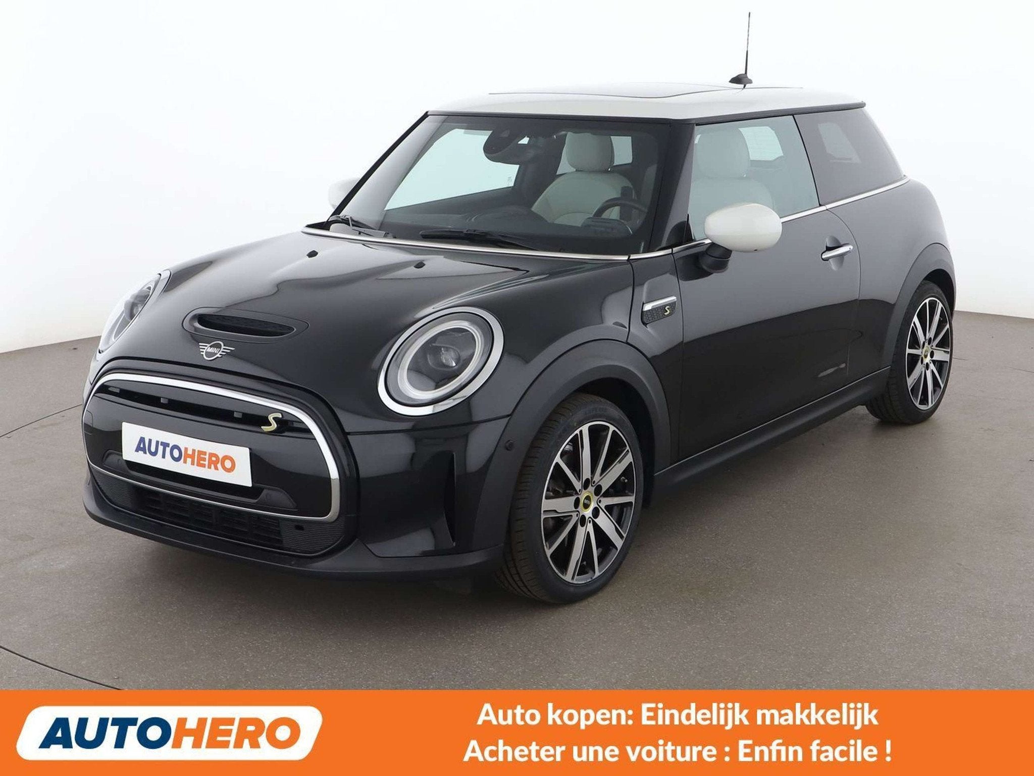 MINI Cooper SE Cooper SE Classic Trim (bj 2023, automaat), Auto's, 4 zetels, 135 kW, Te koop, 3 deurs