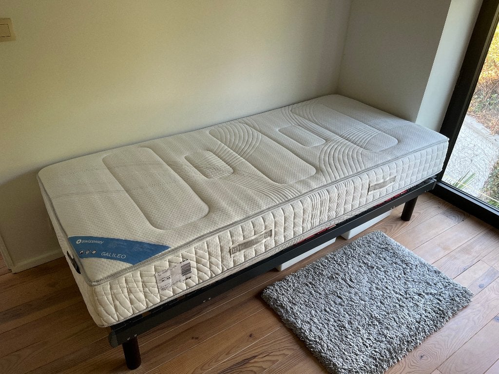 Lit individuel (matelas + sommier + pieds), 90 cm, Enlèvement, 200 cm, Noir