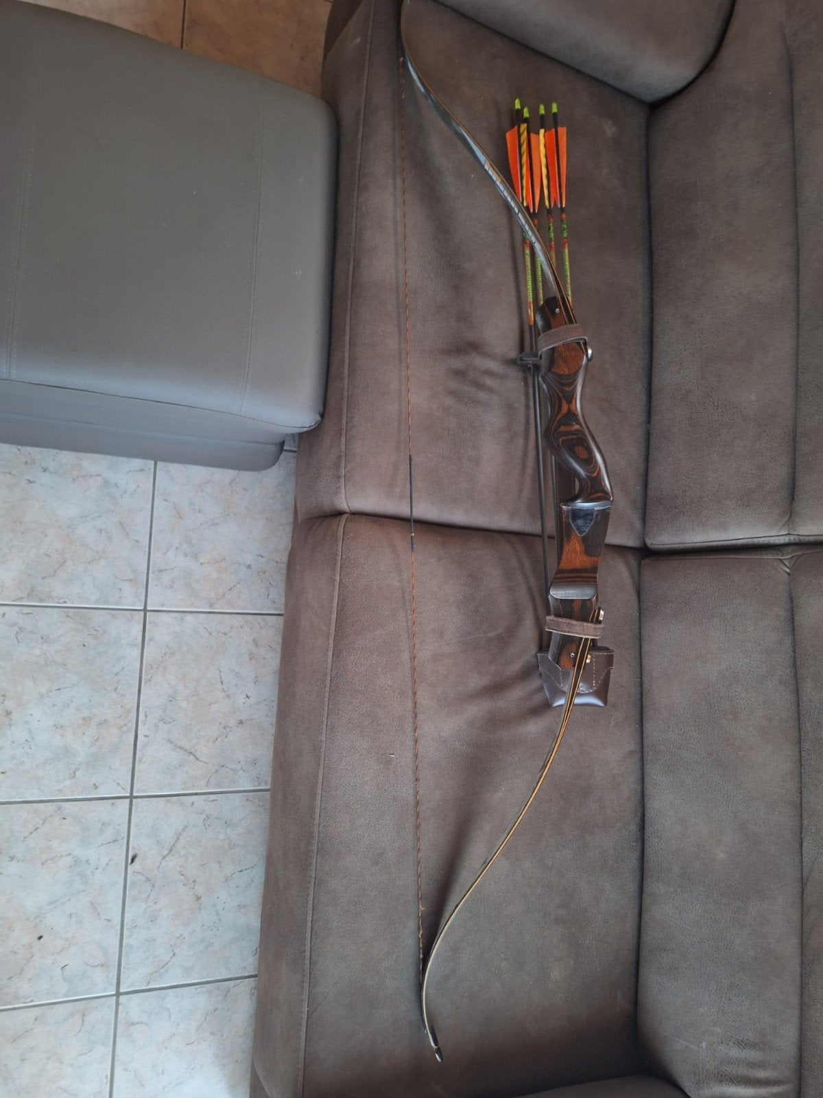 ilf in hout met quiver en 4 pijlen, Sport en Fitness, Ophalen, Pijlen