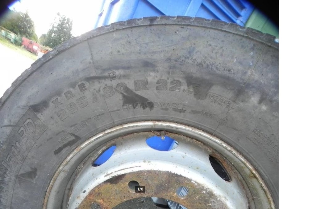 Pneu de camion Michelin 295/80/R22.5, Autos : Pièces & Accessoires, Enlèvement, Utilisé, Autres marques, Autres pièces automobiles