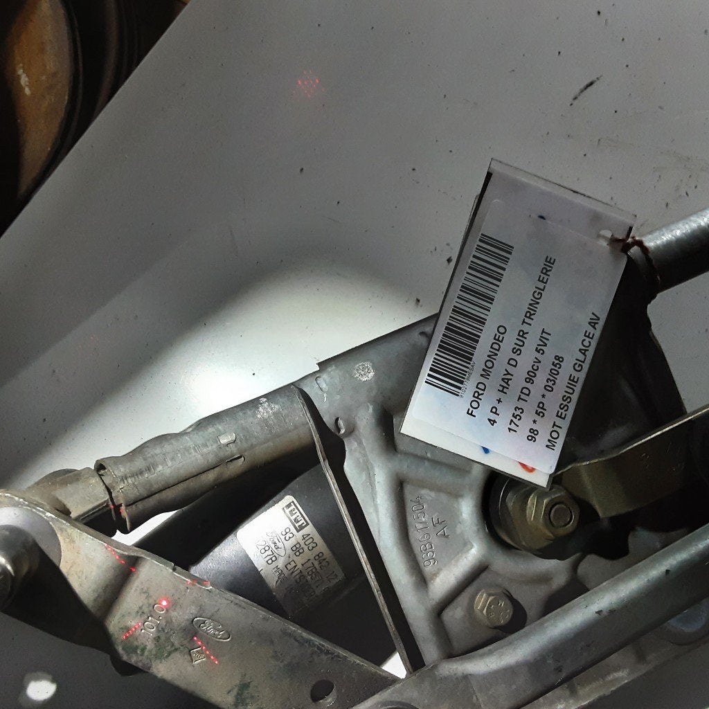 RUITENWISSERMOTOR VOOR Ford Mondeo II (93BB17B571AC), Gebruikt, Mevr. I. Hauben, Ford, Rue de l'Espoir 34 34
4030  GRIVEGNÉE, BE