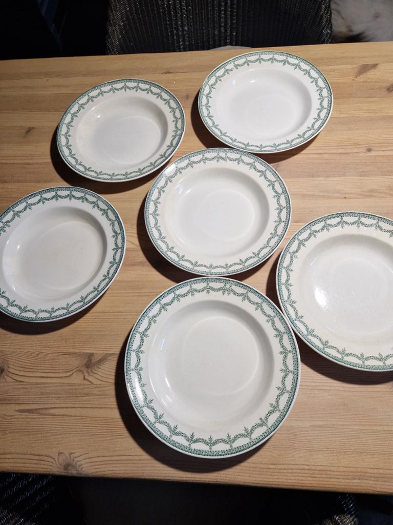 6 assiettes creuses Boch Frères modèle Ney, Enlèvement ou Envoi