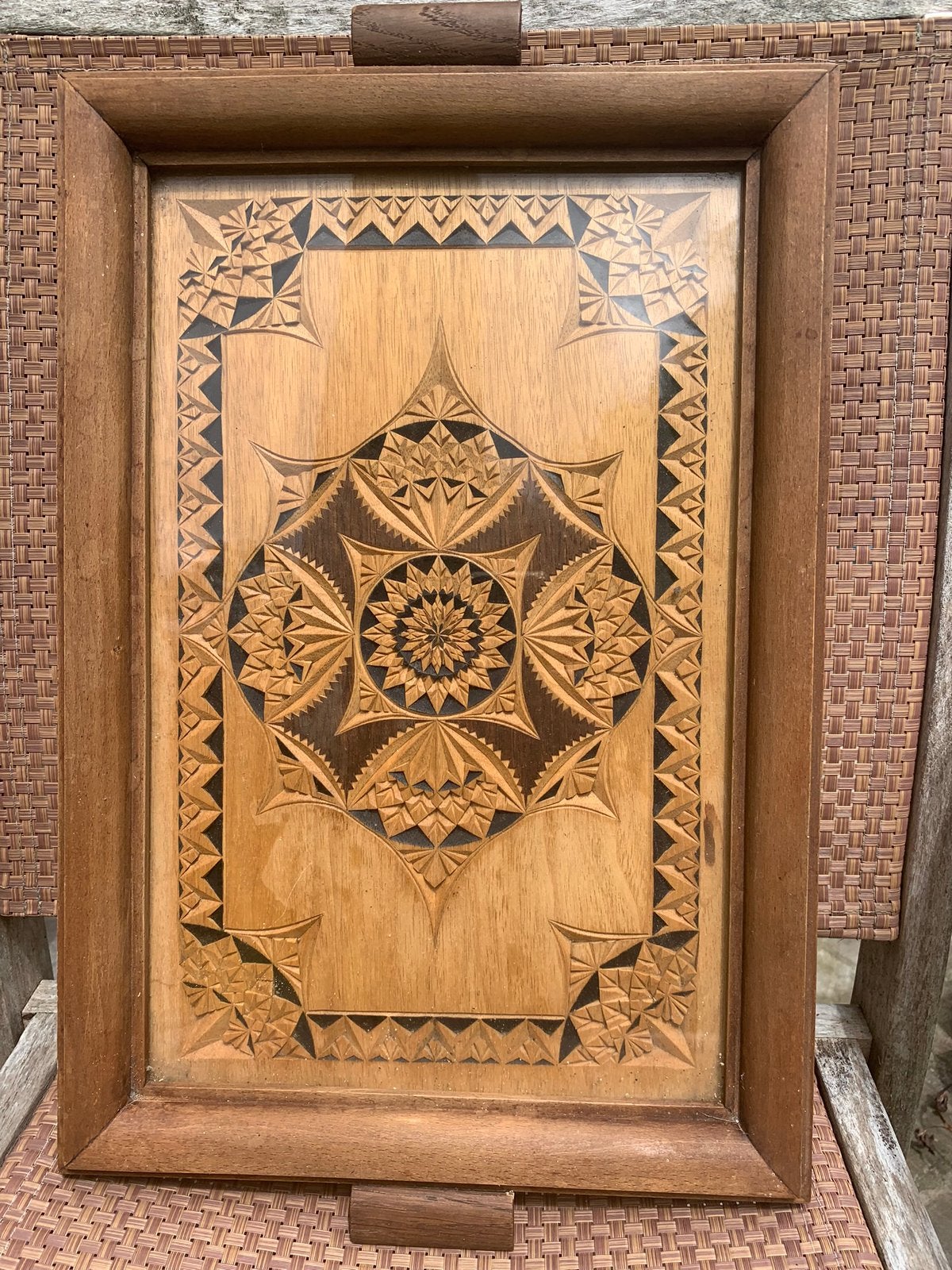 Dienblad houtsnijwerk onder glas, Ophalen, Glas, Houtsnijwerk