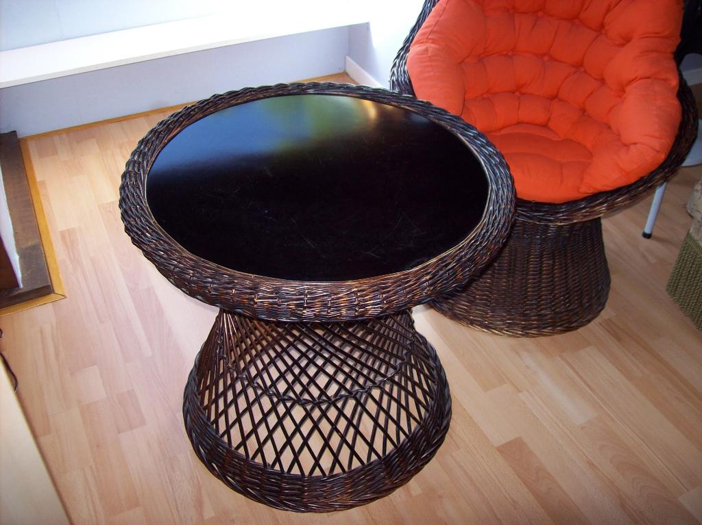 Set rotan zeteltjes let tafeltje, Bijzettafel, Rotan, Zo goed als nieuw, Tuinset