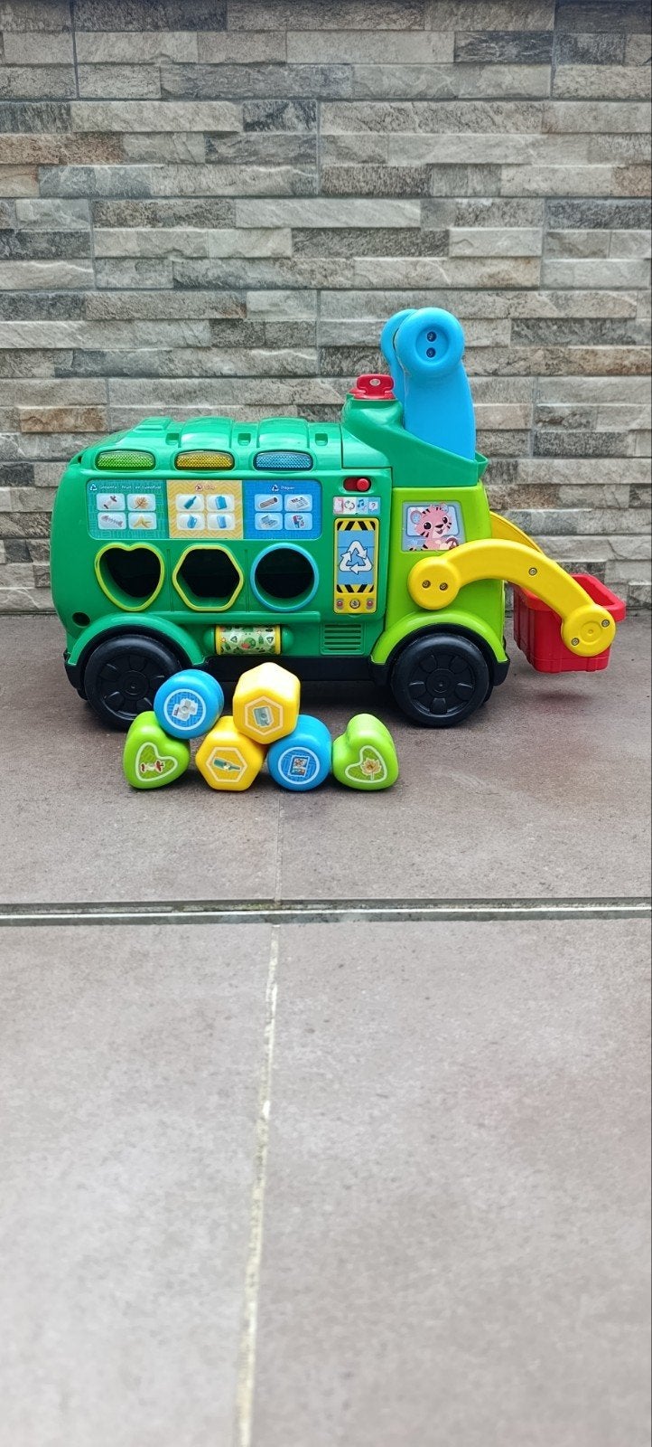 Camion de recyclage Trier et apprendre VTECH, Enfants & Bébés, Jouets | Vtech, Enlèvement
