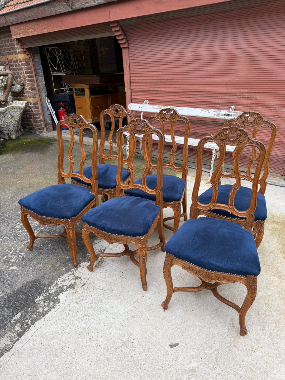 serie de 6 chaises regence liegeoise, Enlèvement