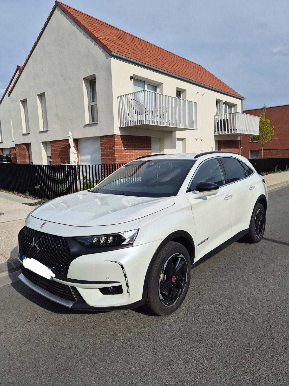 DS7 CROSSBACK 1.5 HDI 130 CV EAT8 PERFORMANCE LINE + 2023, Auto's, DS, Alcantara, Wit, Diesel, Particulier