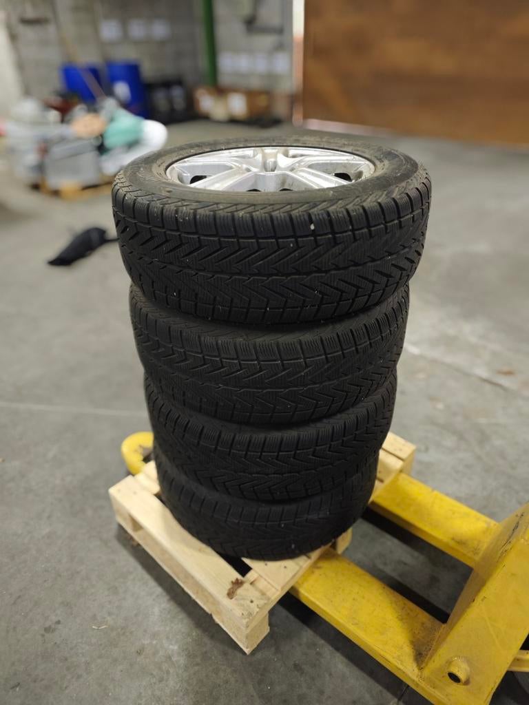 Winterbanden Citroën C5, Auto-onderdelen, Banden en Velgen, Ophalen, 16 inch, Winterbanden, Band(en)