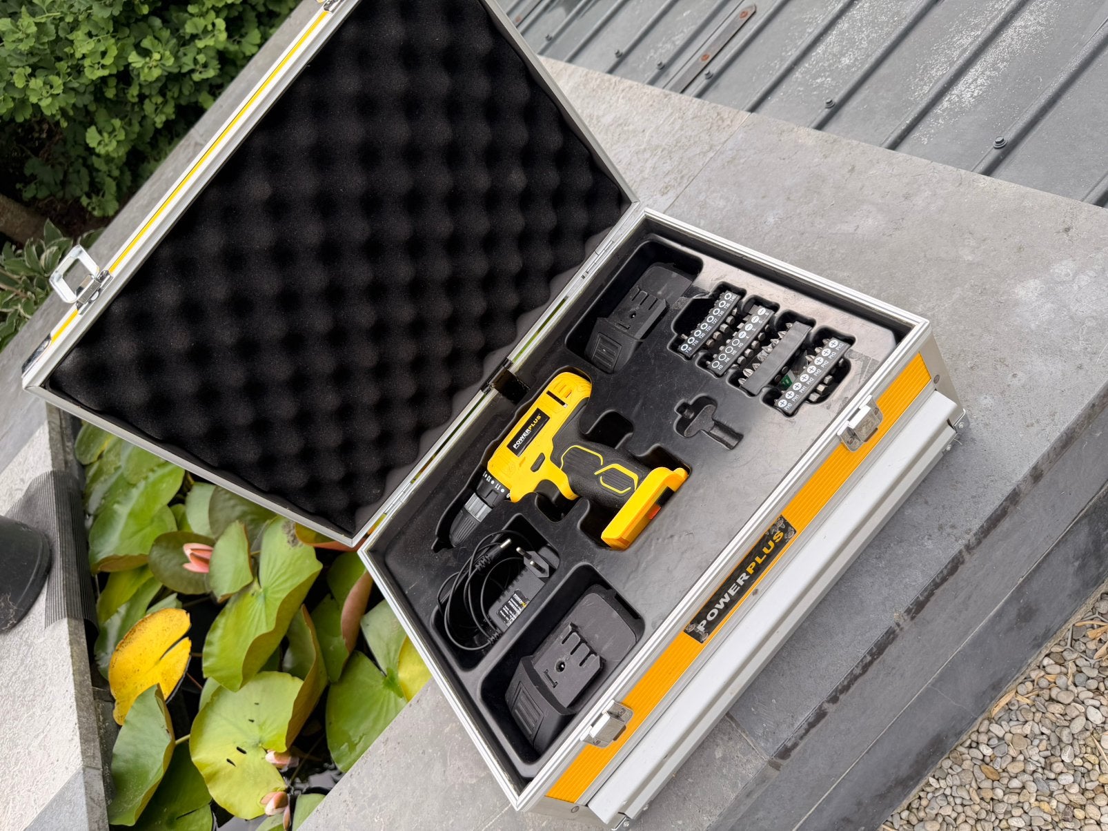 Powerplus accu boormachine / schroefmachine set, Doe-het-zelf en Bouw, Gereedschap | Boormachines, Gebruikt, Boor- en Schroefmachine