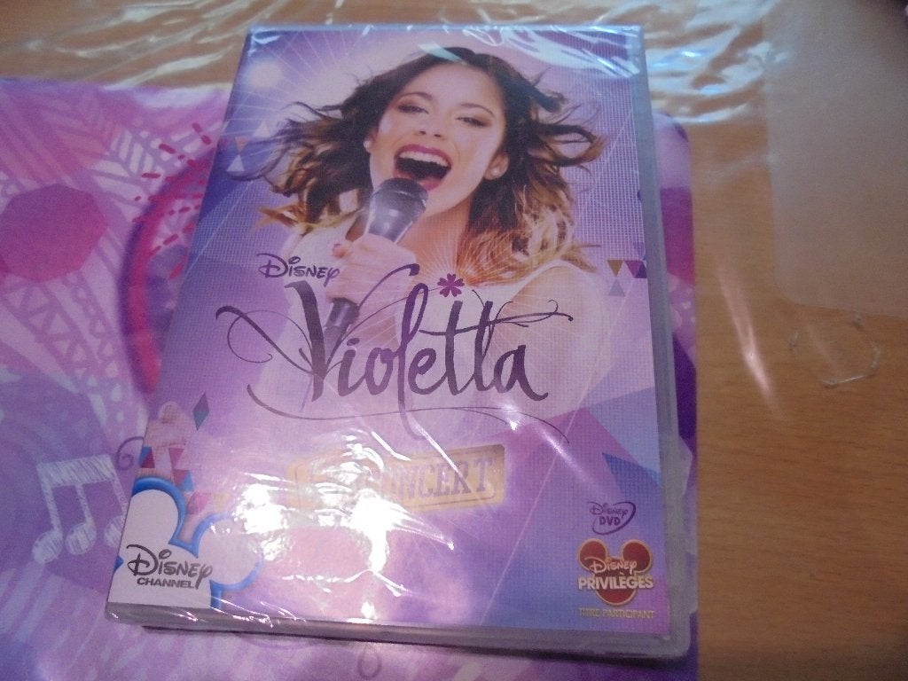 NIEUW violetta le concert dvd, Cd's en Dvd's, Alle leeftijden, Ophalen of Verzenden, Nieuw in verpakking