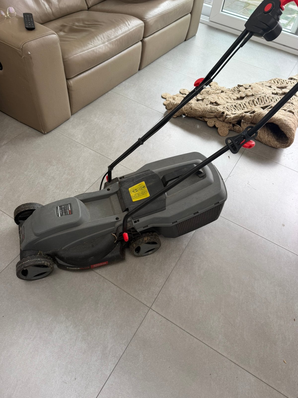 Elektricche grasmachine, Tuin en Terras, Ophalen, Zo goed als nieuw
