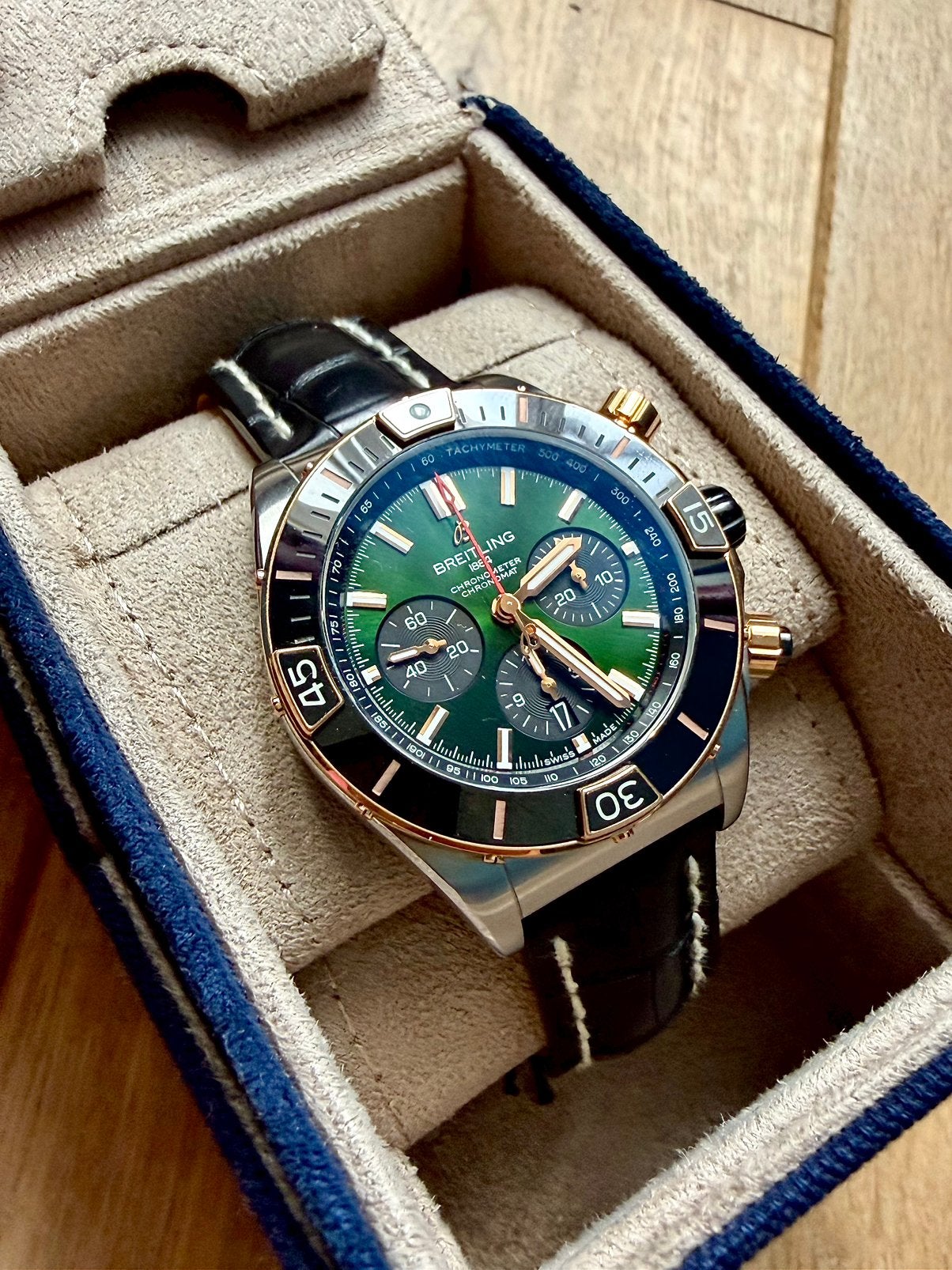 Breitling super chronomat B01 44mm, Enlèvement ou Envoi