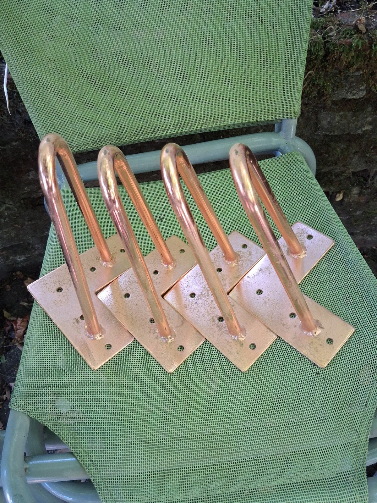 4 pieds de meuble en épingles à cheveux aspect cuivré, Enlèvement, Neuf, 100 à 250 mm