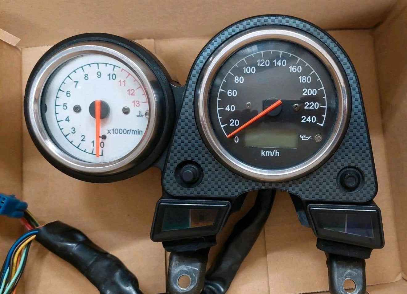 Recherché - Odomètre/tachymètre Suzuki 650N (1999-2002), Enlèvement