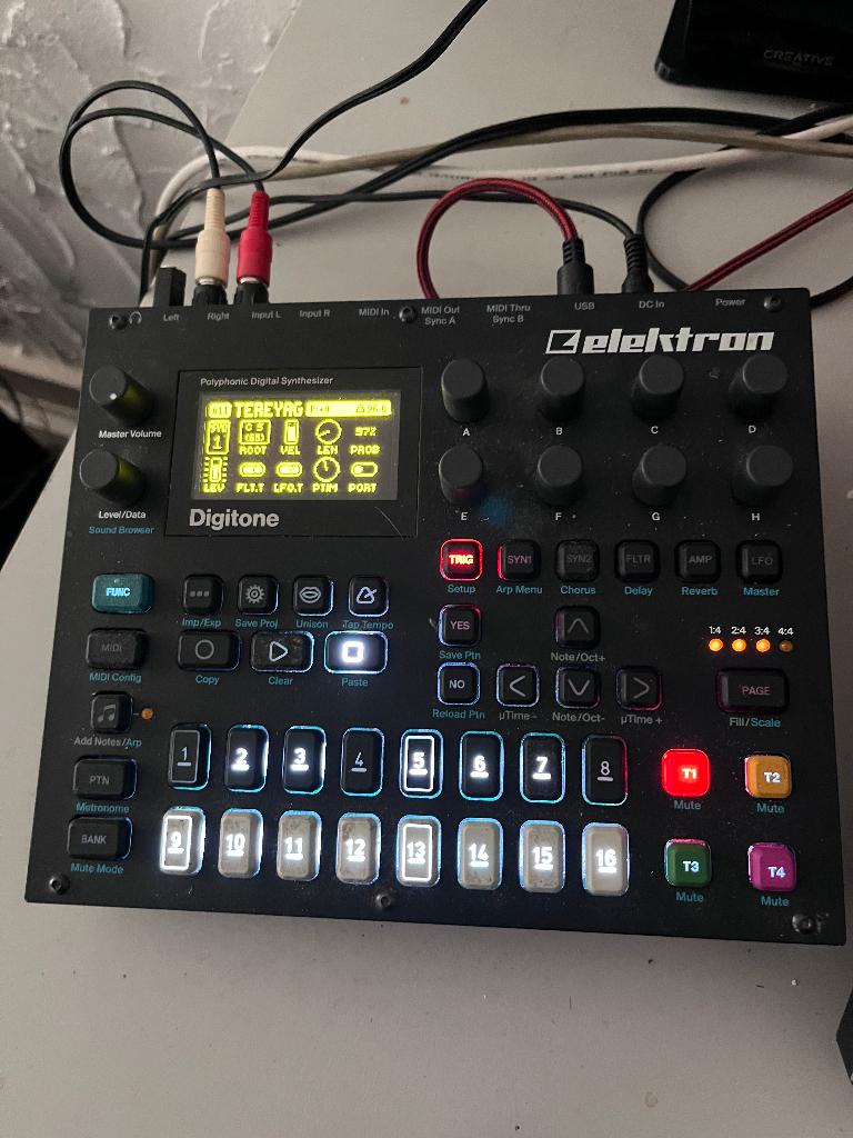 Elektron Digitone (versie 1), Musique & Instruments, Synthétiseurs, Comme neuf, Enlèvement