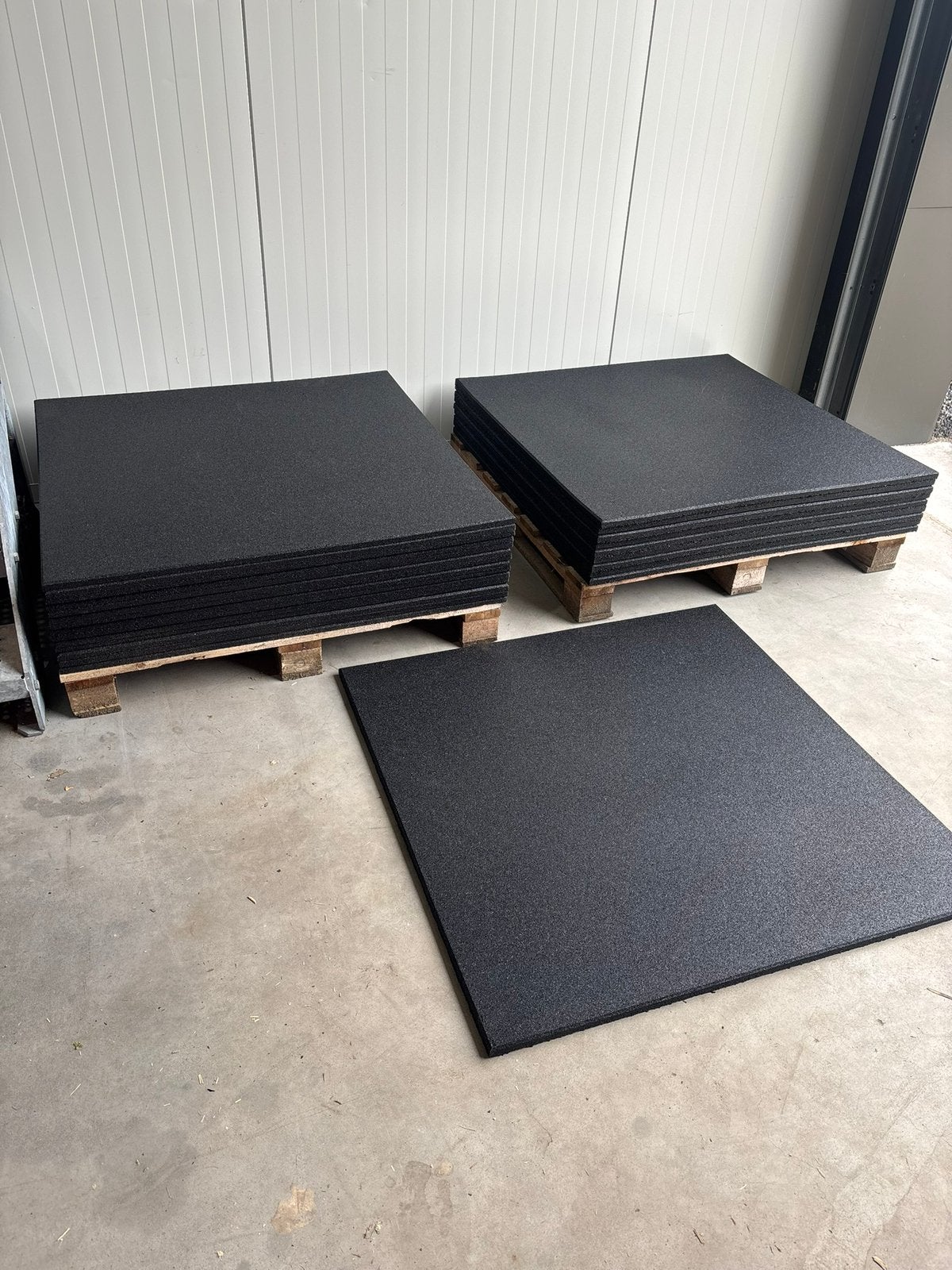 Nieuwe rubbertegels (2 of 1,5 cm dik), Sport en Fitness, Fitnessmaterialen, Zo goed als nieuw, Ophalen of Verzenden
