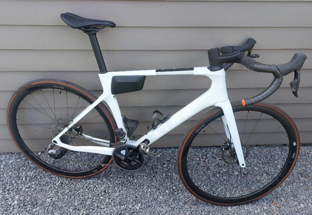 CUBE AGREE C:62 PRO WHITE/ORANGE, 28 inch, Carbon, Heren, Zo goed als nieuw