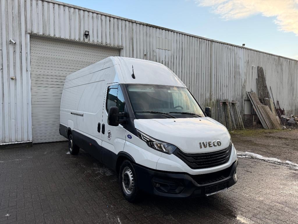 IVECO DAILY 35S18 175PK L4H3 – 2024 | €16.500 EXCL. BTW, Auto's, Bestelwagens en Lichte vracht, Automaat, 4 cilinders, Iveco, Wit