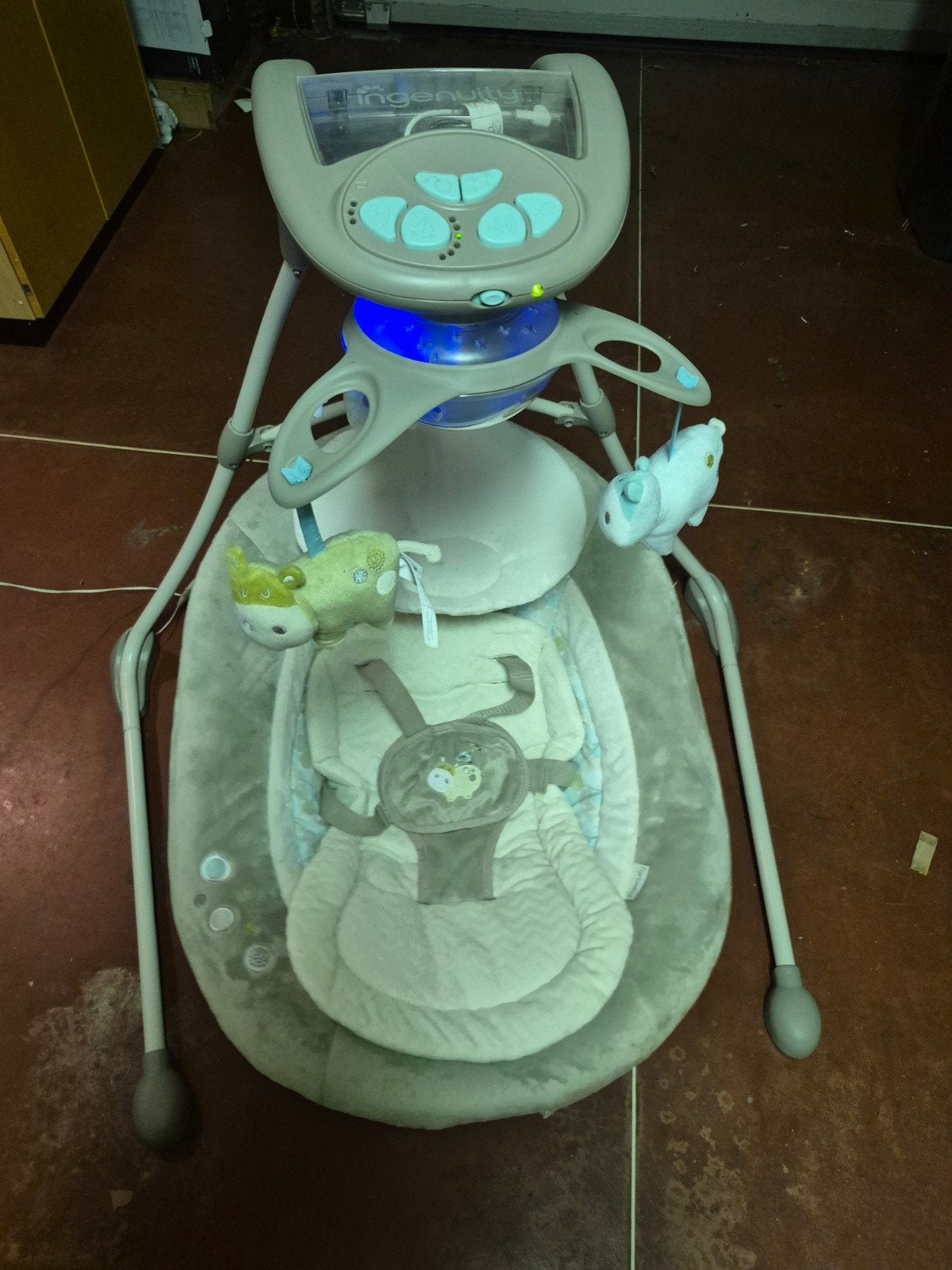 Ingenuity inlighten baby swing, Gebruikt, Schommelstoel, Met gordel(s) of riempje(s), Ophalen