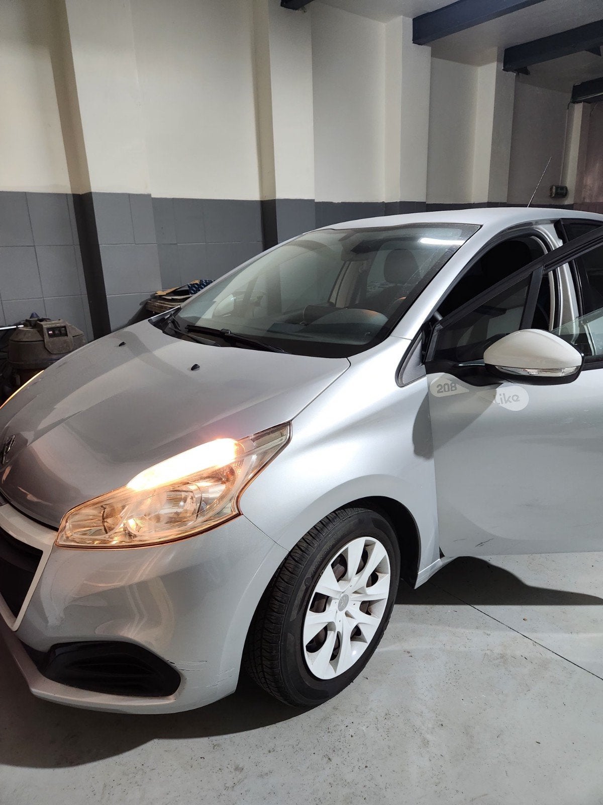 Peugeot 208, Auto's, Particulier, Zilver of Grijs, Te koop, Handgeschakeld