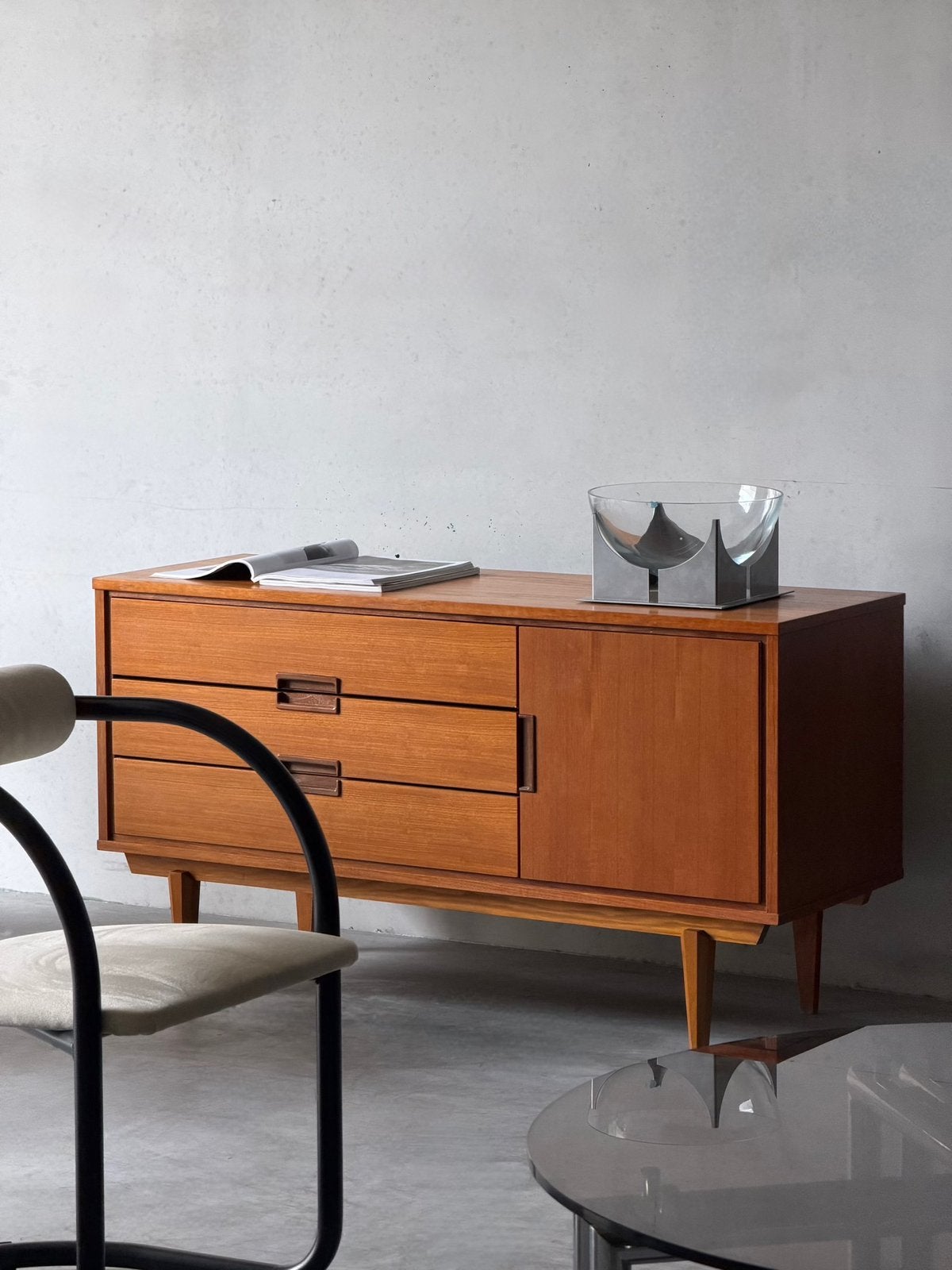 Vintage Scandinavische Mid century dressoir, Ophalen, Zo goed als nieuw