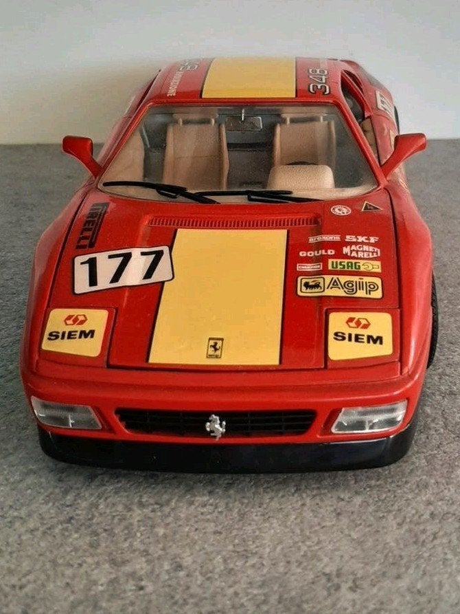 Ferrari 348 1989 belettering nr 177
Schaal 1:18
1989 met, Hobby en Vrije tijd, Ophalen