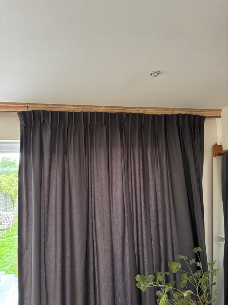 2 Hoogkwalitatieve gordijnen H253xB260a300cm, Huis en Inrichting, Stoffering | Gordijnen en Lamellen, Ophalen of Verzenden, Zo goed als nieuw