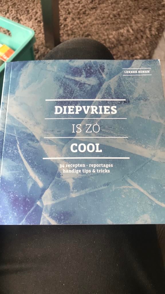 Diepvries is zo cool lekker koken colruyt, Boeken, Ophalen of Verzenden, Zo goed als nieuw