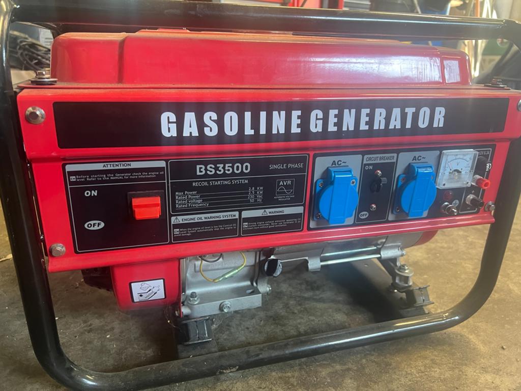 generator, 3500 W, Doe-het-zelf en Bouw, Aggregaten, Ophalen, Zo goed als nieuw
