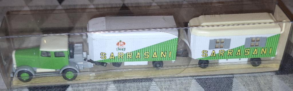 Wiking 29853 Hanomag truck met 2 aanhangers circus Sarrasani, Hobby en Vrije tijd, Ophalen of Verzenden, Zo goed als nieuw, Bus of Vrachtwagen