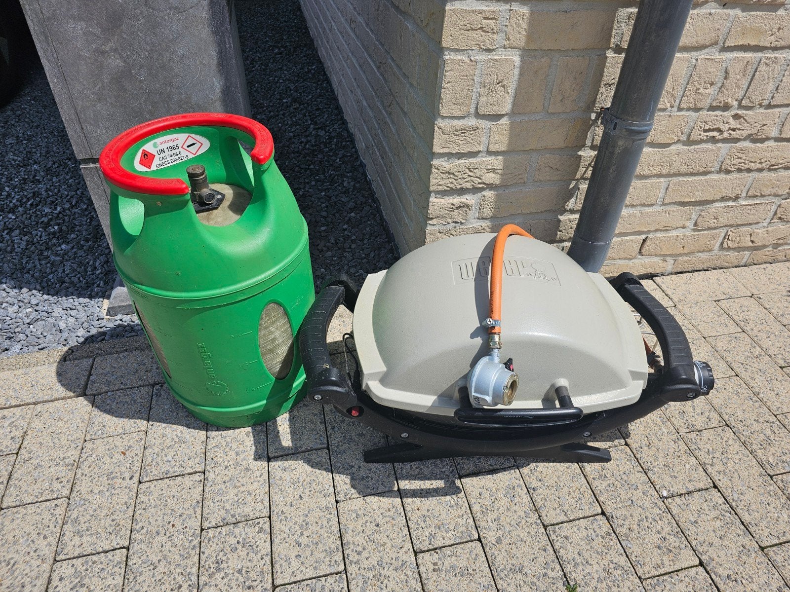 Weber Q100 gasbbq + gasfles, Ophalen