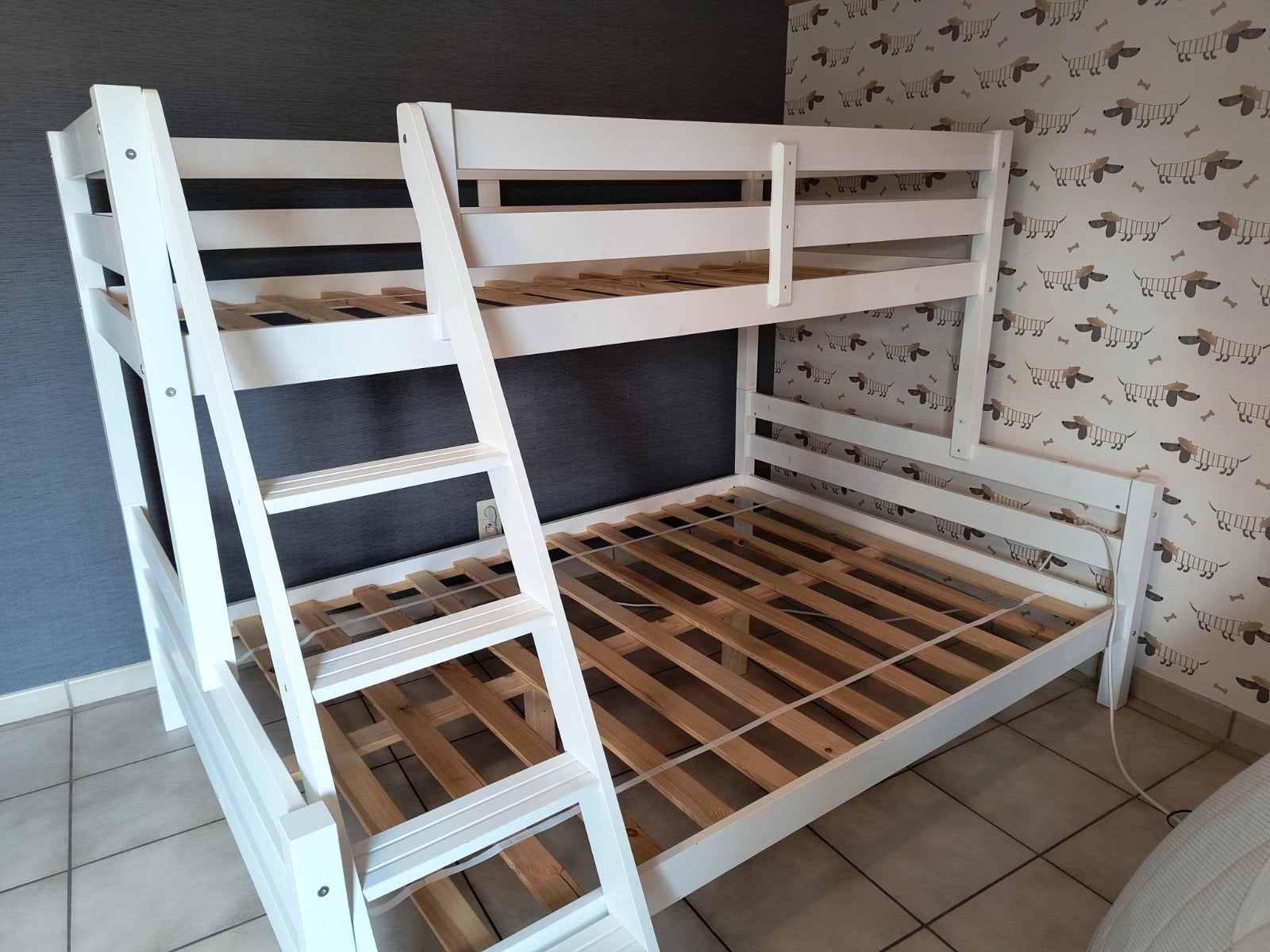 3-persoons stapelbed in massief grenen. Hele goede staat., Huis en Inrichting, Ophalen, 200 cm, 140 cm, Stapelbed