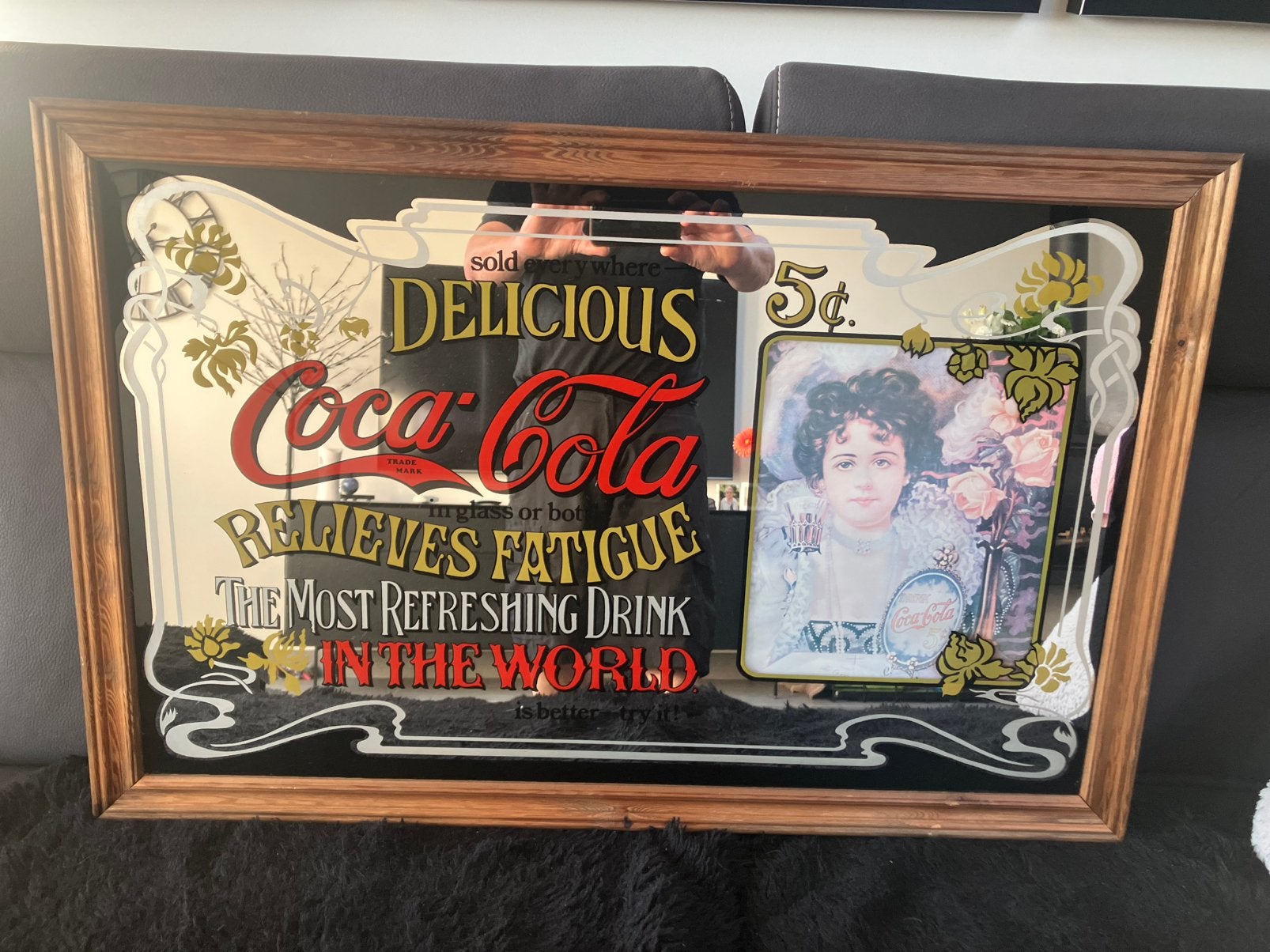 Coca cola spiegel, Ophalen