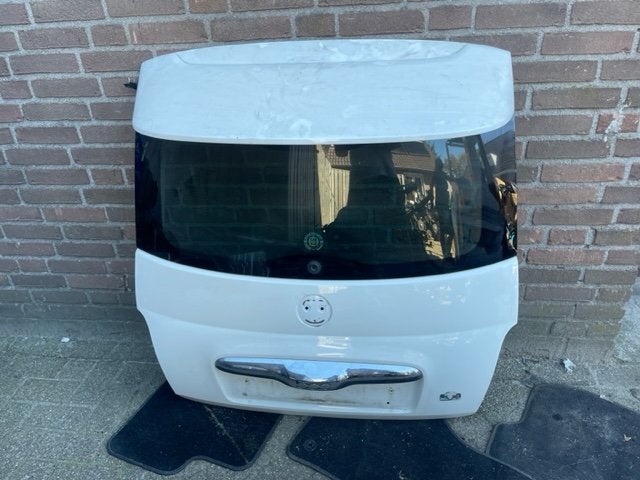 HAYON ARRIÈRE / MALLE Abarth 500 / 595 / 695 (01-2008/-), Taurusavenue 1
2132 LS  Hoofddorp, NL, Webaccessibility@stellantis.com