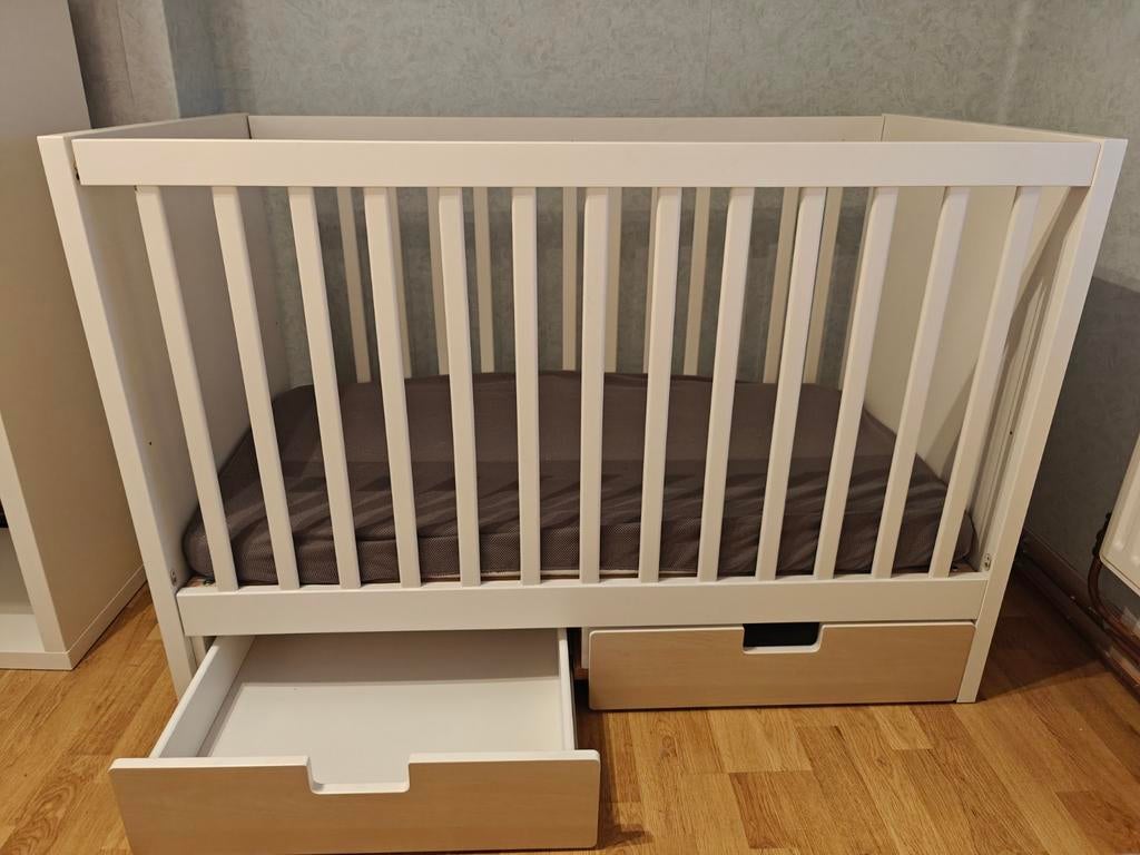 Ikea babybed/ledikant met 2 lades, matras en toebehoren, Kinderen en Baby's, Ophalen