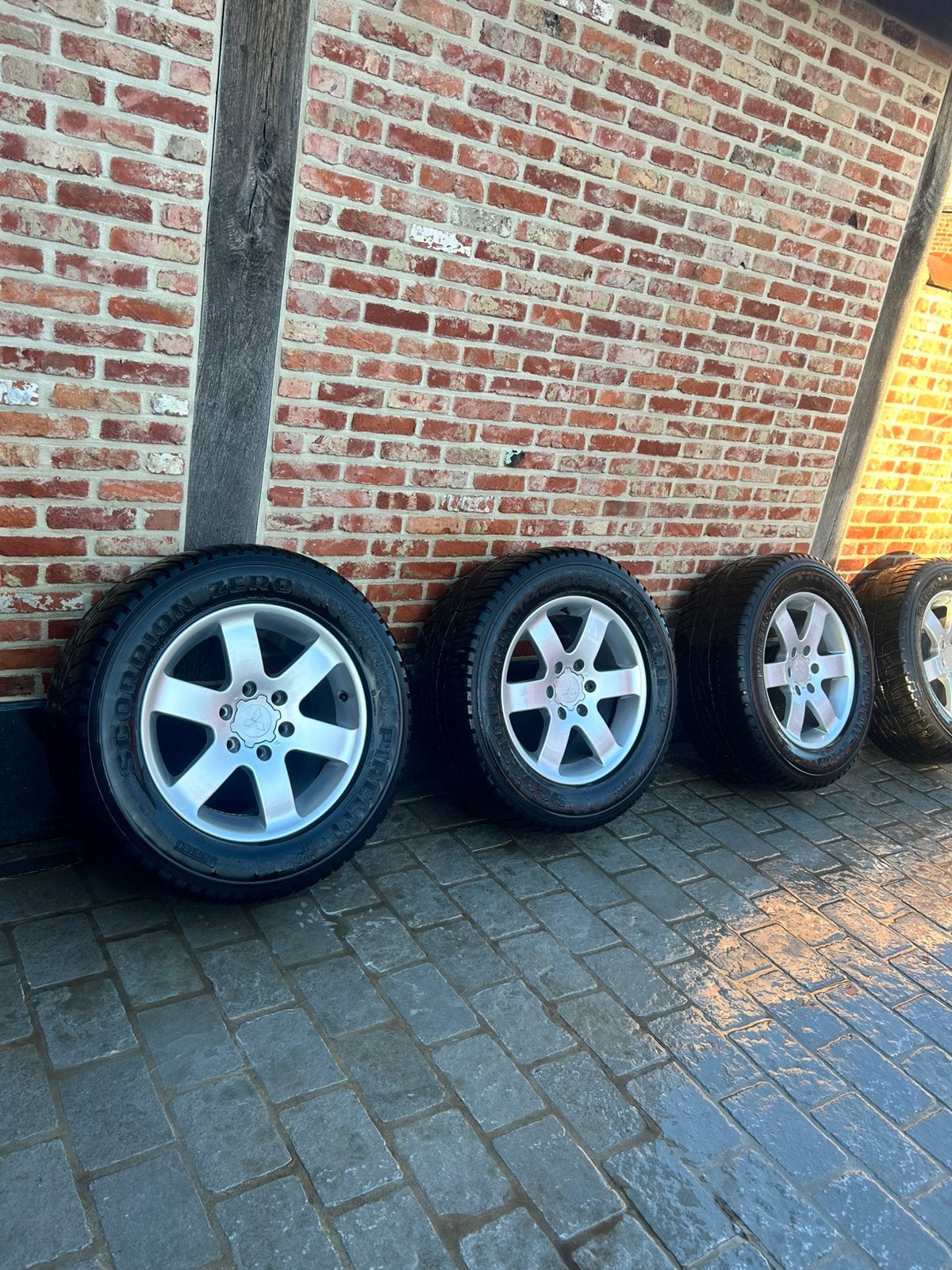 4 originele Mitsubishi lichtmetalen velgen 16” met band, Auto-onderdelen, Banden en Velgen, Ophalen, 16 inch, Band(en)