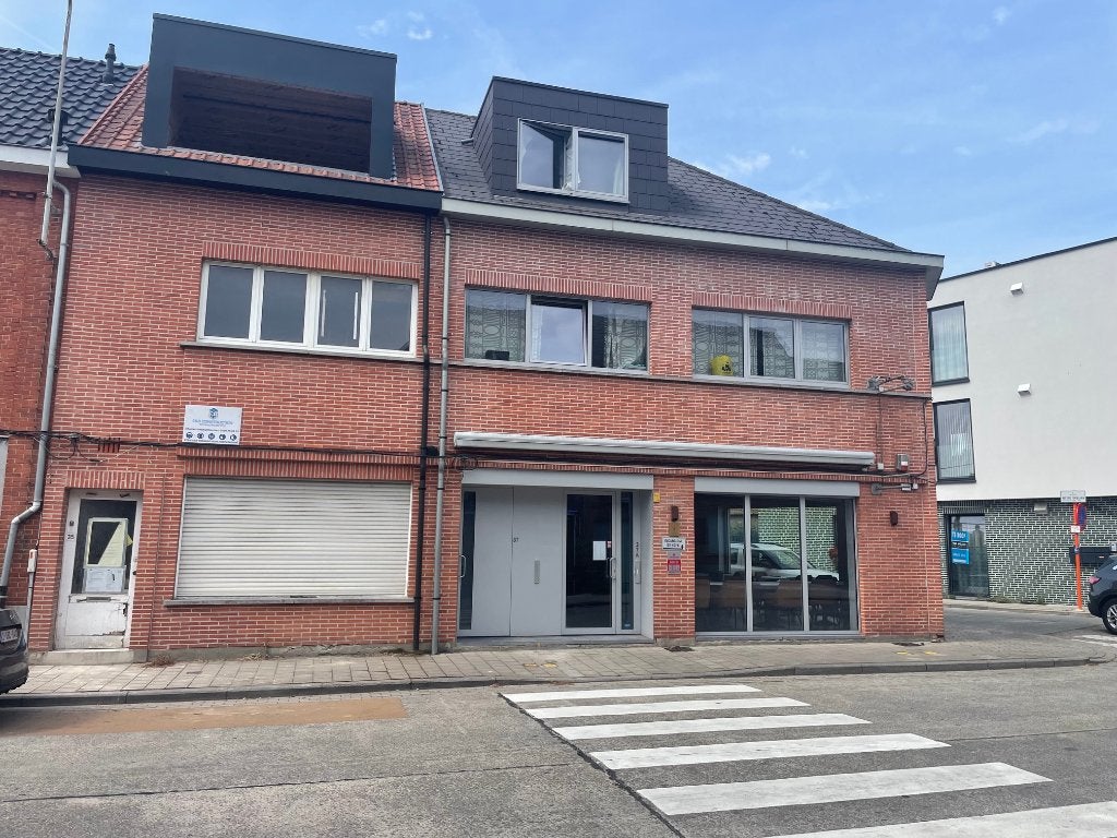 Ruim appartement met 2 slaapkamers in dorpskom Drongen, 50 m² of meer, Provincie Oost-Vlaanderen