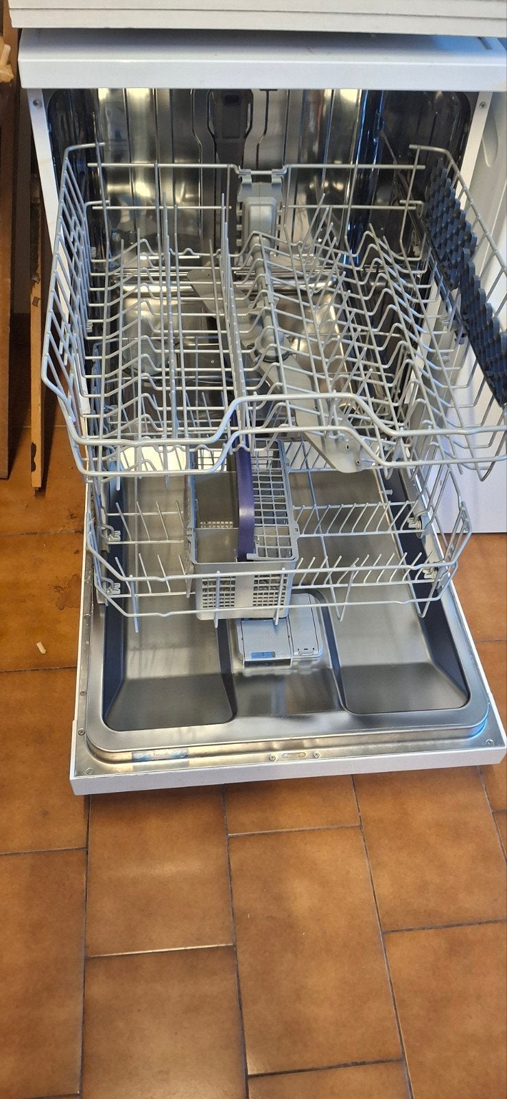 Lave vaisselle Beko fonctionne parfaitement et très bon état, Electroménager, Lave-vaisselle, Programme court, 85 à 90 cm, Enlèvement