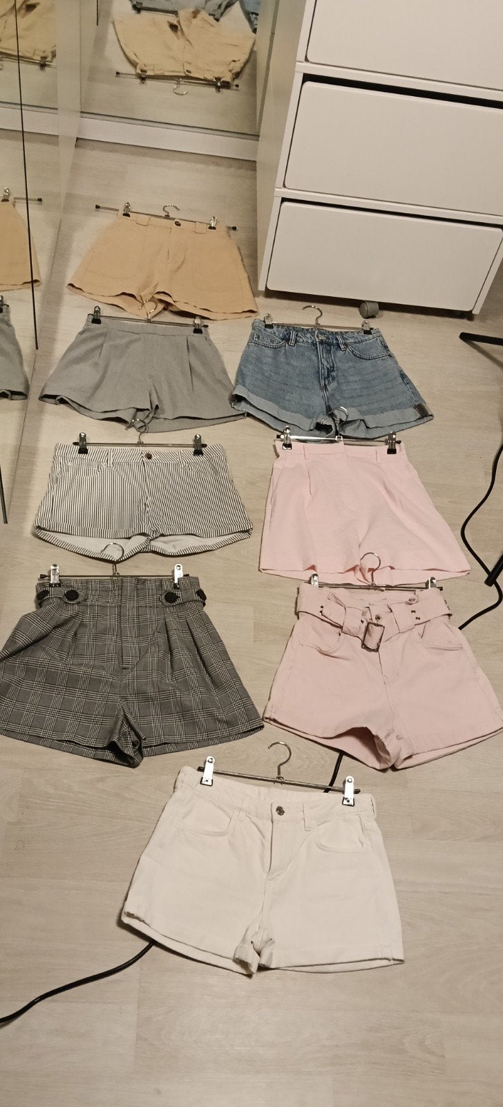 Shortjes maat S of 36. Weinig gedragen. €2 per stuk., Kleding | Dames, Overige Dameskleding, Ophalen of Verzenden