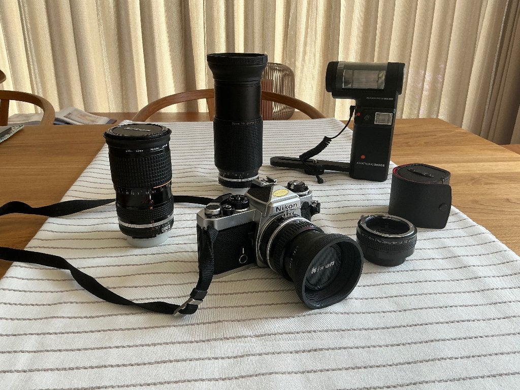 Nikon FE analoge camera met objectieven, TV, Hi-fi & Vidéo, Enlèvement, Utilisé, Reflex miroir, Nikon