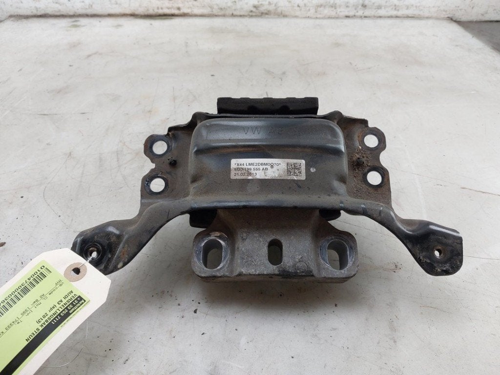 SUPPORT BOITE DE VITESSES Audi A3 Sportback (8VA / 8VF), Auto-Union-Straße  1,
85057  Ingolstadt, DE, Info@audi.de, Audi, Utilisé