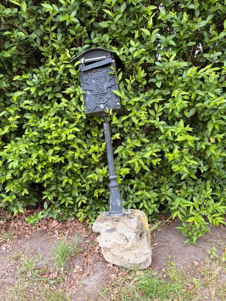 Brievenbus, Tuin en Terras, Brievenbussen, Ophalen, Gebruikt, IJzer, Staande brievenbus