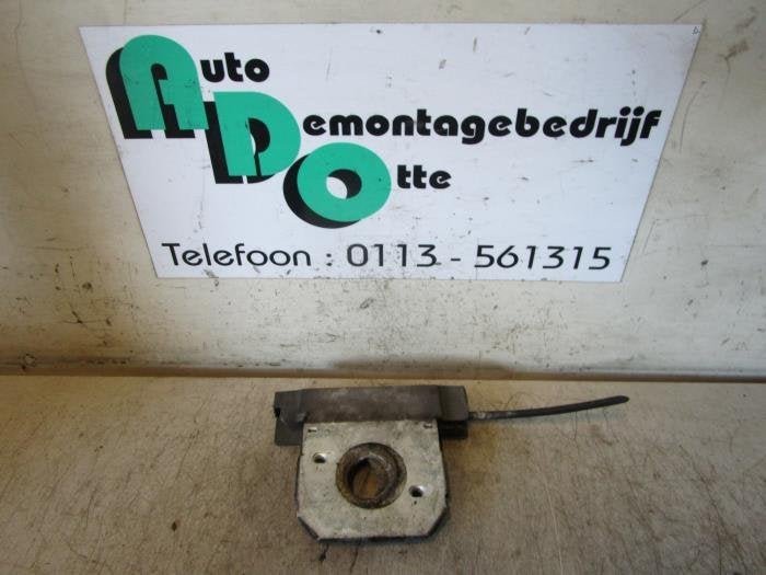 Slotmechaniek Motorkap van een Opel Vivaro (Vivaro 01-), Auto-onderdelen, Gebruikt, -, -, Opel