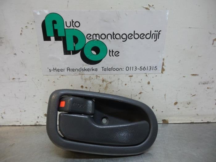 Portiergreep 4Deurs links-achter van een Daihatsu Young RV, Gebruikt, Daihatsu, -, -