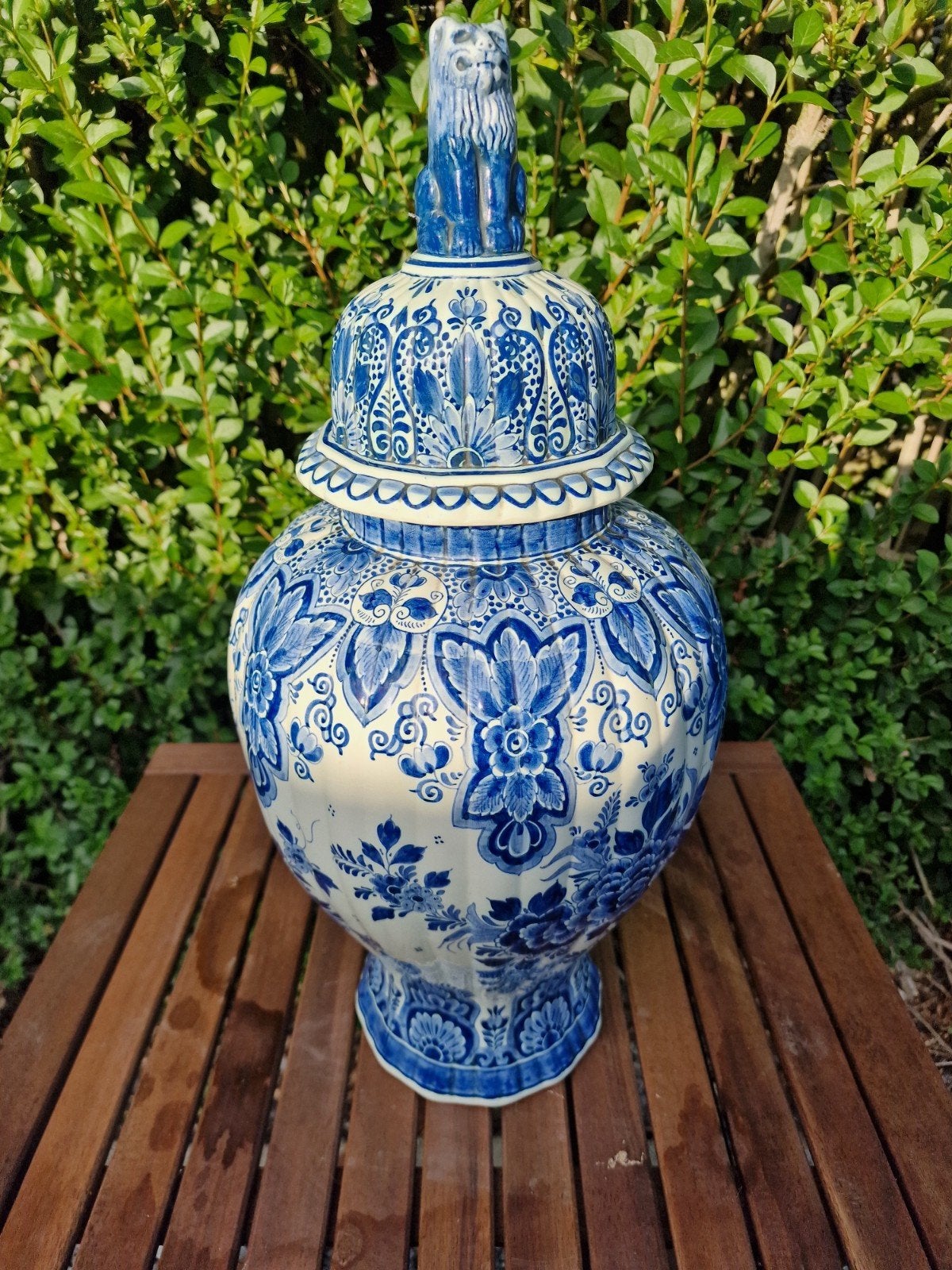 vase en Delft, Enlèvement