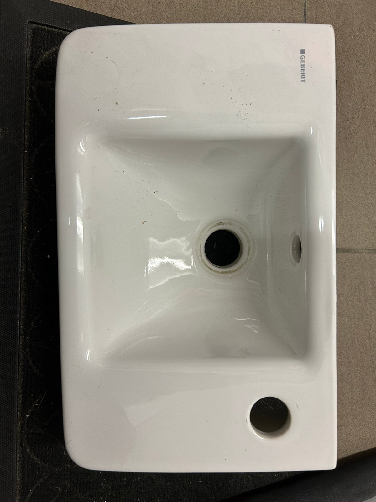 Geberit lavabo, Doe-het-zelf en Bouw, Sanitair, Ophalen, Zo goed als nieuw