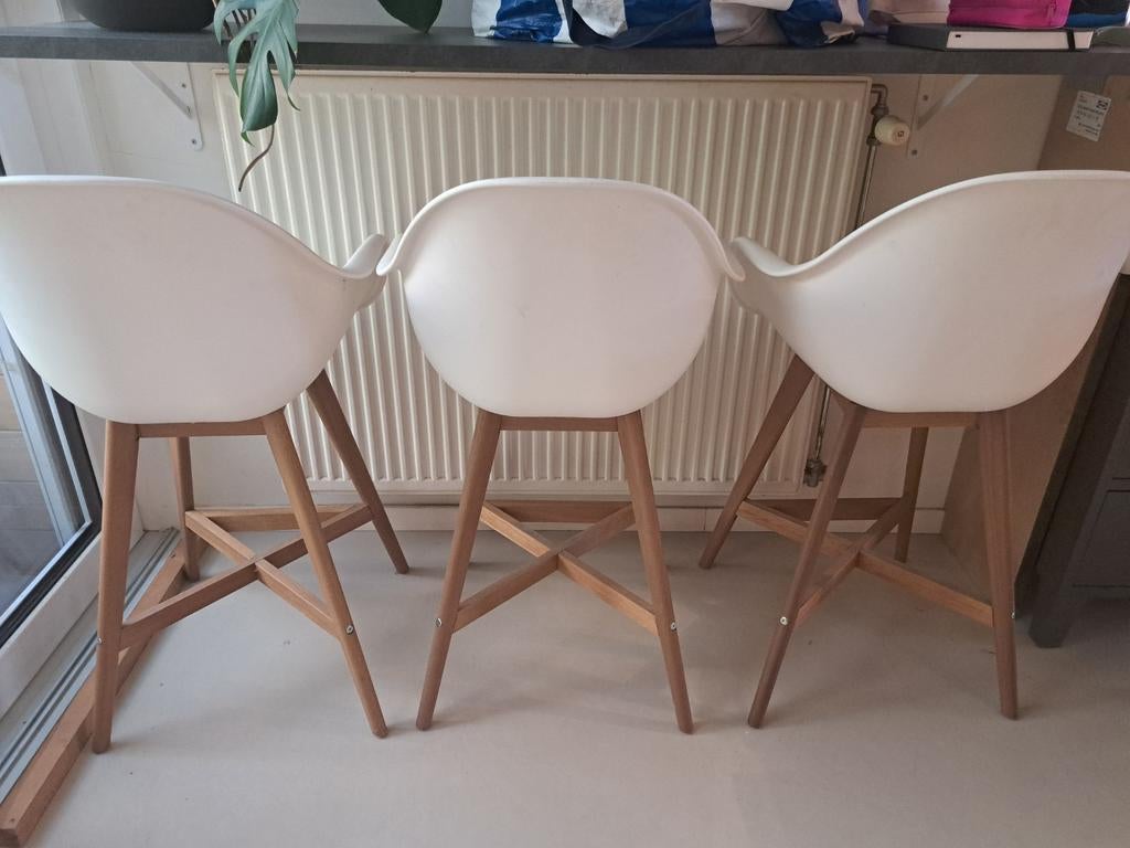 4 identieke barstoelen ikea met een kuipzitting, Ophalen